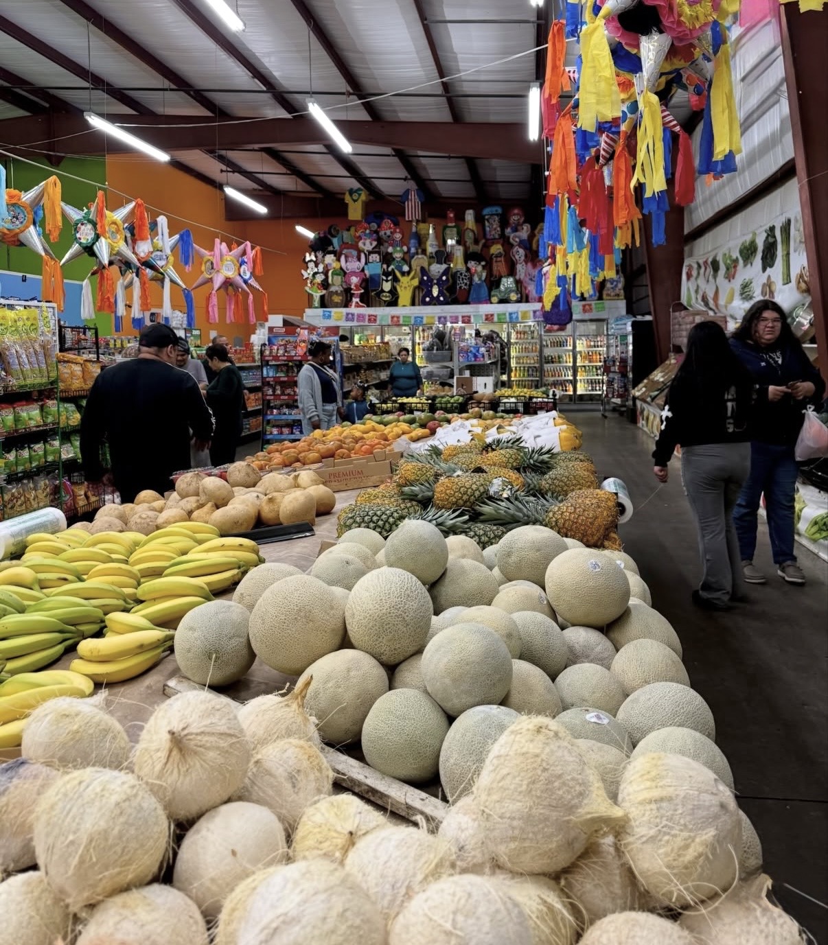 Frutas Y Verduras Rosy produce display